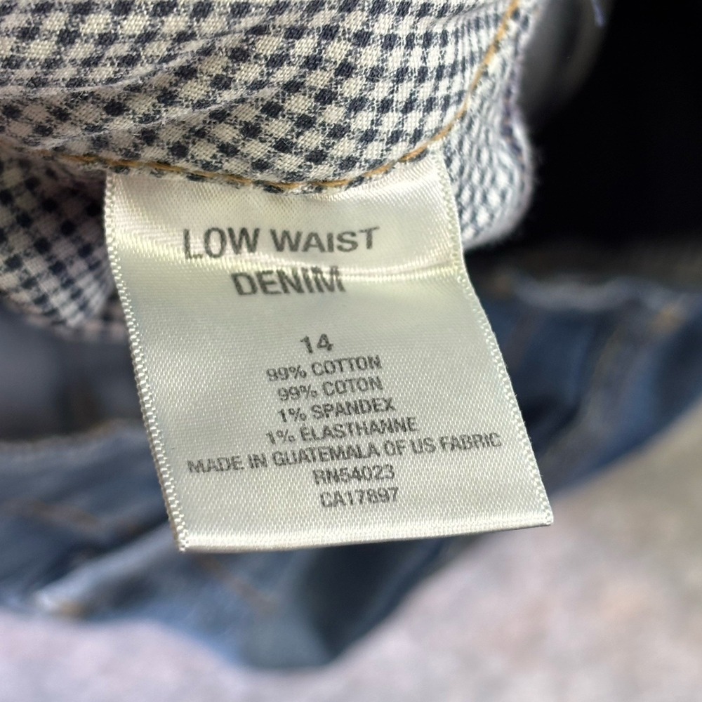 OLD NAVY LOW WAIST STRETCH Women 14 Cotton Stretch Flap Pockets 12" Denim Shorts - Picture 4 of 10